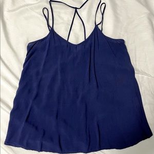 Flowy navy blue tank top.🦋💙